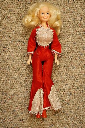 dolly_parton_celebrity_doll_(original_outfit)01.jpg