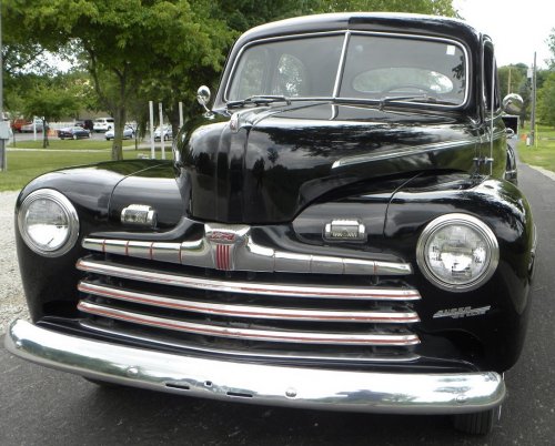 Ford super de luxe.jpg