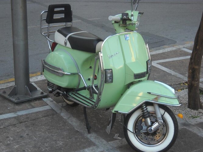 Vespa-Athens.jpg