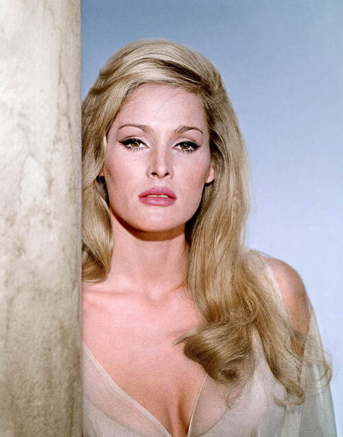 ursula-andress-ursula-andress-32555867-717-911.jpg