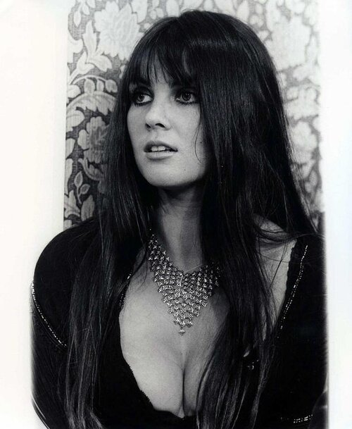 caroline-Munro-2.jpg