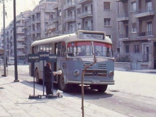 Οι Αναμνήσεις μας_ Δέκα παλιά λεωφορεία συγκοινωνιών στην παλιά Αθήνα….jpeg