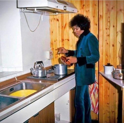 jimy hendrix 1967 2.jpg