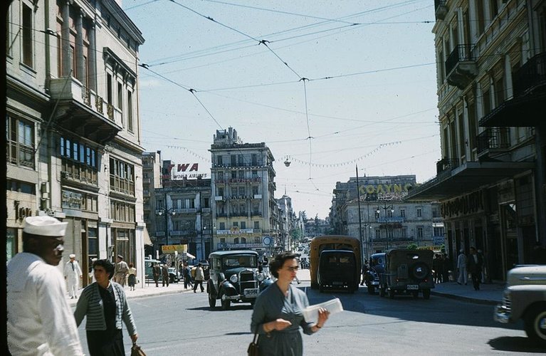 Η Οδός Σταδίου και, στο βάθος, το Σύνταγμα (1953)a.jpg