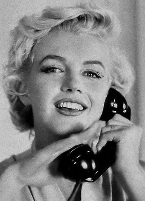 Marilyn Monroe September 1954.jpg