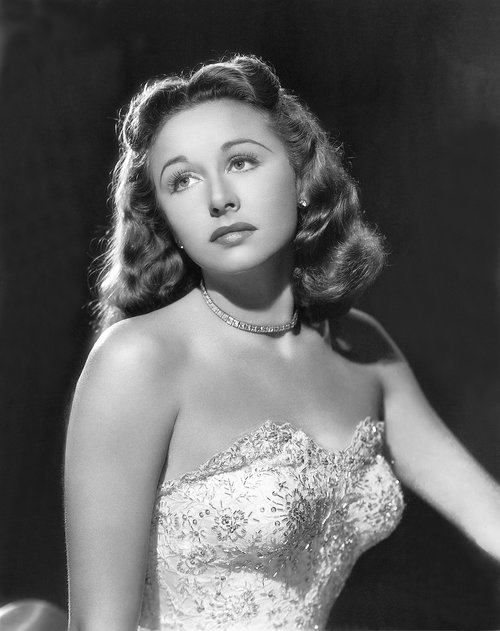 VERA RALSTON (2).jpg