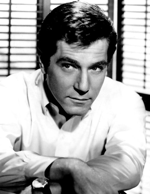 800px-George_Segal_-_1965.jpg