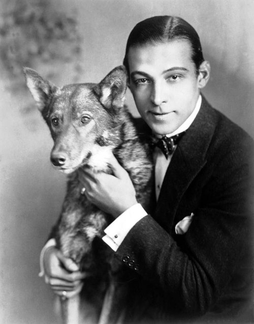 rudolph-valentino-circa-1920s-everett.jpg