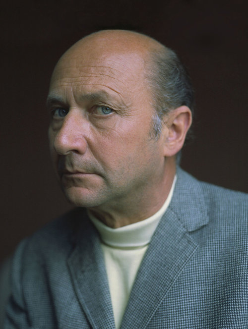 1200px-Donald_Pleasence_5_Allan_Warren.jpg