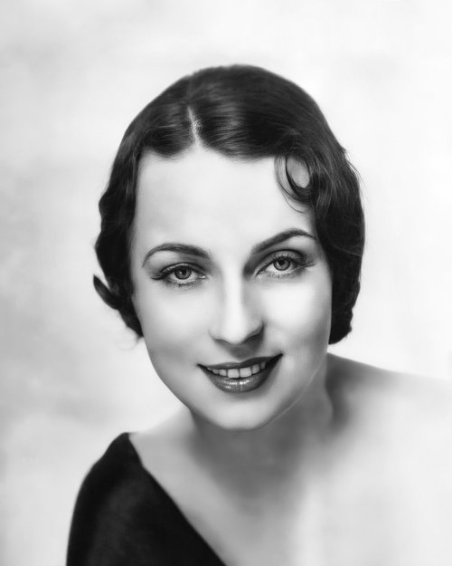 Agnes Moorehead (1).jpg