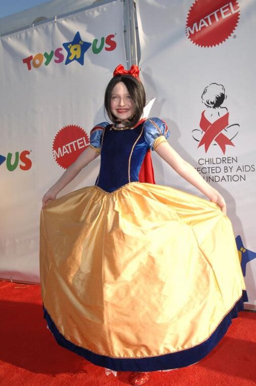 dakota-fanning-at-dhla-2006.jpg
