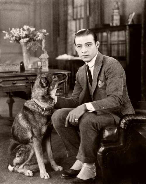 vintage-portraits-rudolph-valentino-1920s-07.jpg