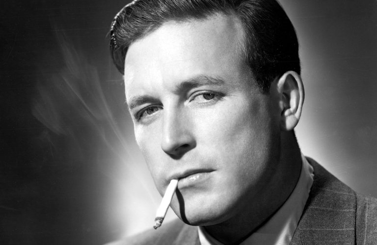 Lawrence Tierney (1).jpg