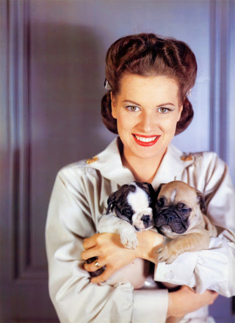 Interesting Vintage Photos of Classic Movie Stars Spending Time With Their Pets (42).jpg