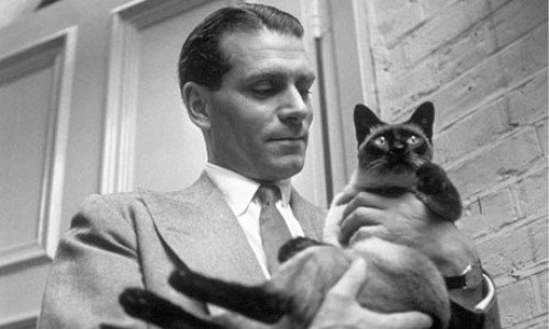 Interesting Vintage Photos of Classic Movie Stars Spending Time With Their Pets (37).jpg