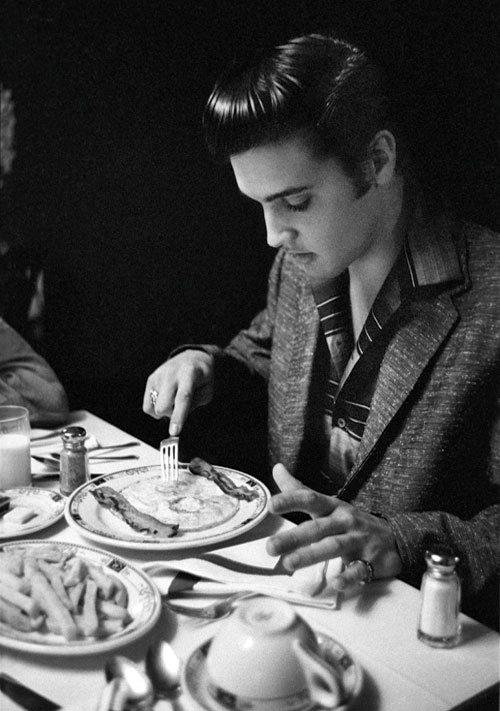 elvis_breakfast_1956.jpg