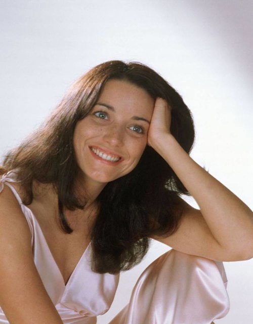 Karen Allen.jpg