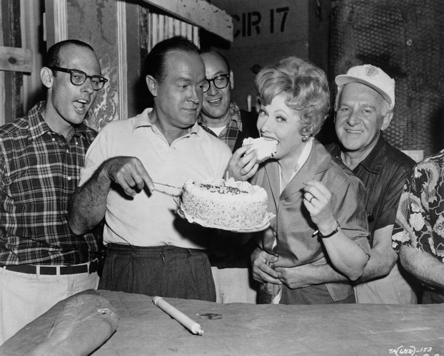 comedians-bob-hope-and-lucille-ball-eating-cake-on-the-set-news-photo-1077133450-1563286107.jpg