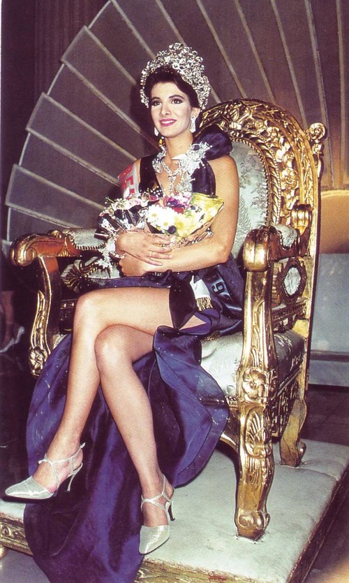 06. Μαρίνα Τσιντικίδου 1992_06_15_1η MISS EUROPE_05.JPG