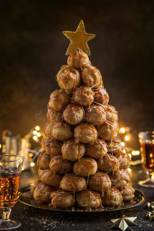 τούρτα-croquembouche-fittive-profiteroles-με-καραμέλα-για-τα-χριστούγεννα-ftive-175633626.jpg