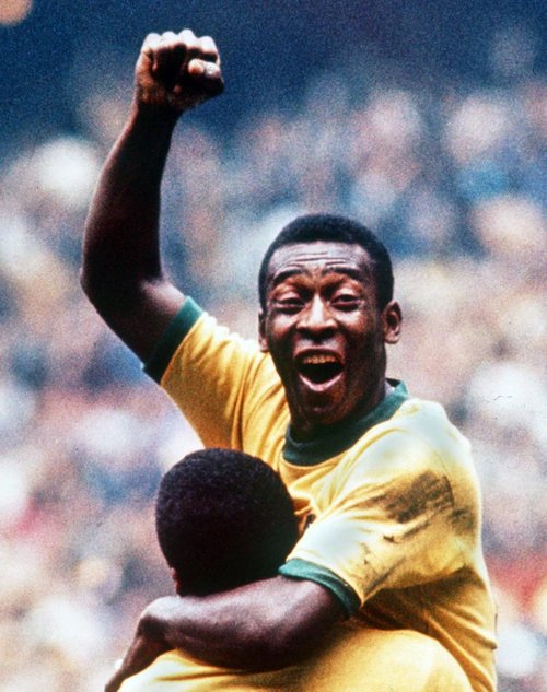 211212035603-022-pele-obit-restricted.jpg