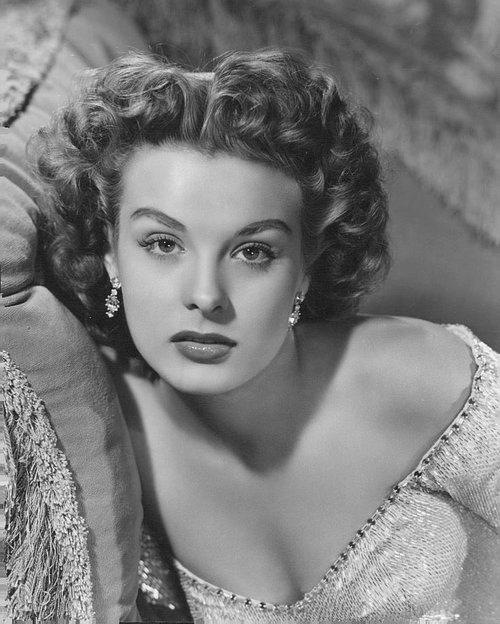 Jean Peters.jpg