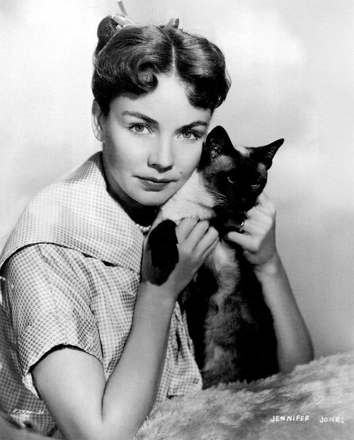 actress-with-cats-19.jpg