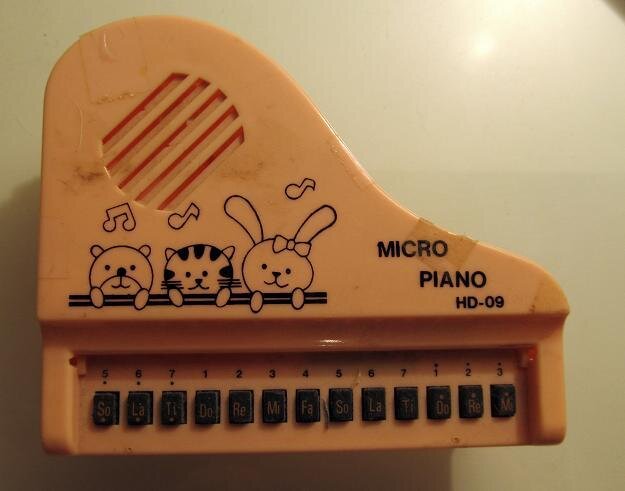 micropiano_zpsba910bcc.jpg