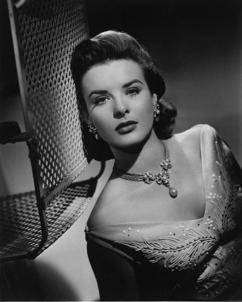 Jean Peters.jpg