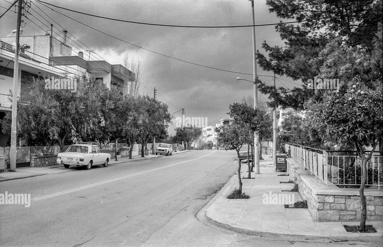 the-suburb-of-papagos-in-athens-in-1986-JPEYPF.jpg