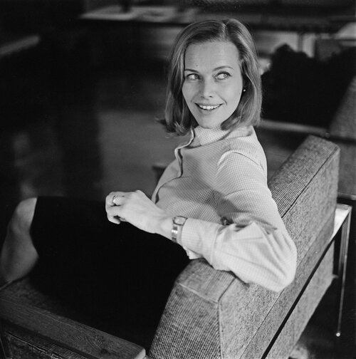 Honor Blackman.jpg