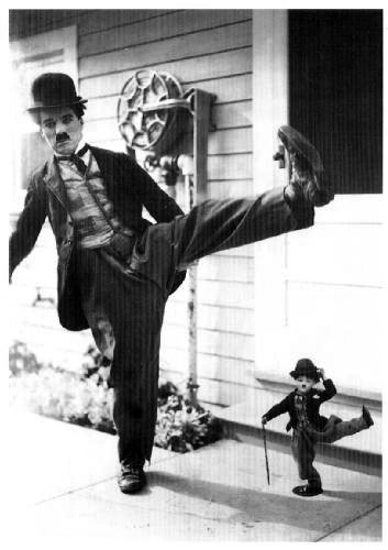 Charlie-Chaplin-and-Tramp-Doll-3.jpg