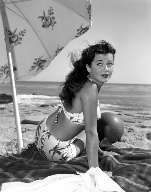 Gail Russell.jpg