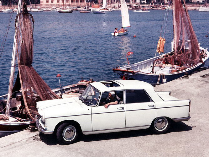 Peugeot 404 Sedan-1960.jpg