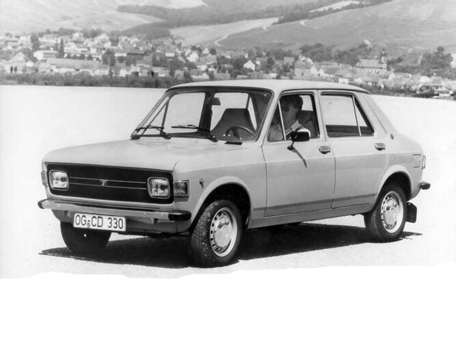 Zastava 1100 Super--1976-1983.jpg