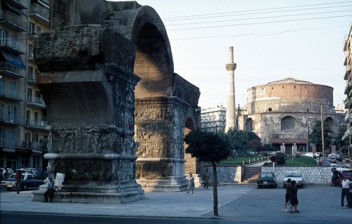 Thessaloniki Arc &amp; Rotonda Sept.1973.jpg