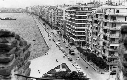 Thessaloniki early 70s from White Tower.jpg