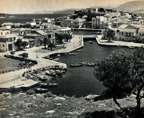Crete Agios Nikolaos 1963 by Jan Willemsen.jpg