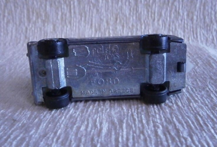 POLFI TOYS FORD 3.jpg