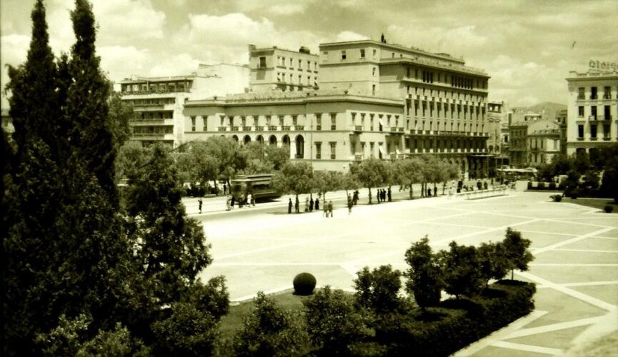 Athens Syntagma + Hotels 1930s.jpg