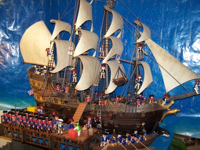 Playmobil Royal Guard Navy Ship.jpg