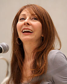 220px-Cassandra_Peterson_by_Gage_Skidmore.jpg