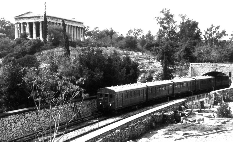 Athens Thisseio March 1983 by Niels Sampath.jpg