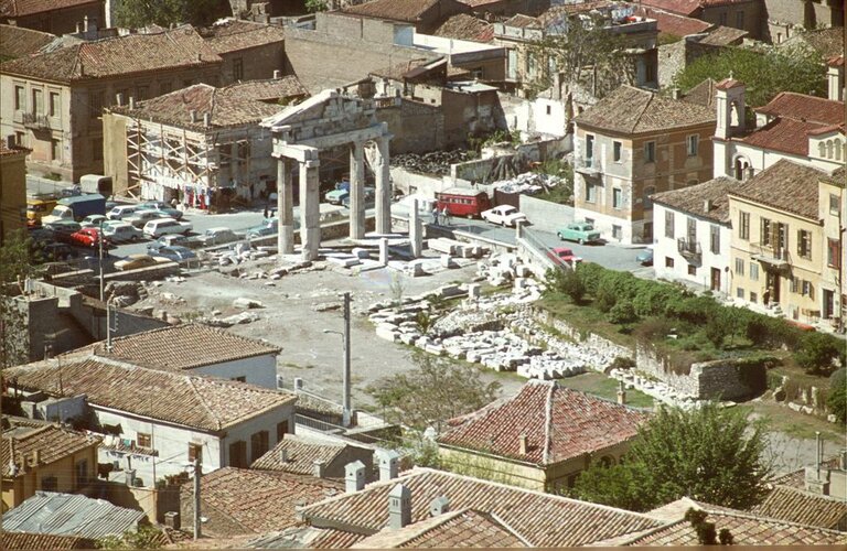 Athens Plaka April 1977 by Reinhard Clasen.jpg