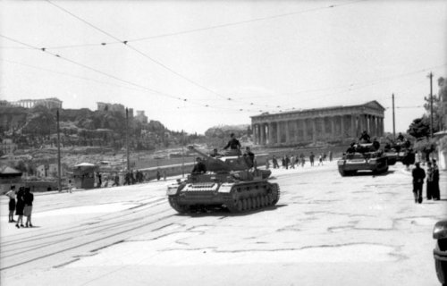 Athens Thisseio June 1943.jpg