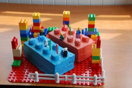 LegoCake-TamiM.jpg