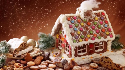cookie-gingerbread-pictures-paper-house-wallpapers-wallwuzz-hd-wallpaper-15140.jpg