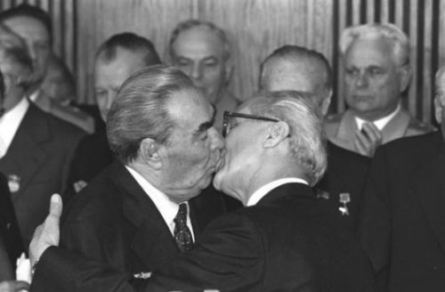 Breznev-Honecker_1979.jpg