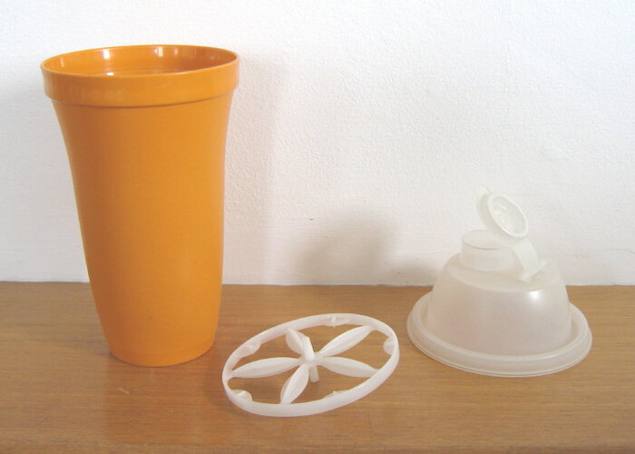 zz-vintage-tupperware-batter-mixer-shaker-orange-c.1960s-70s-sold-9805-p.jpg