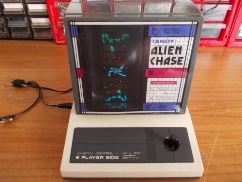 TOMY_TANDY_Alien_Chase_Front_2.jpg